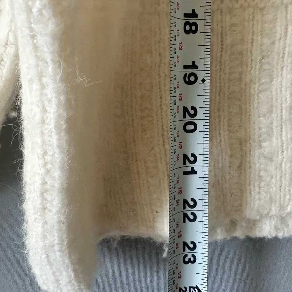 Express Cream Sweater - Picture 5 of 5
